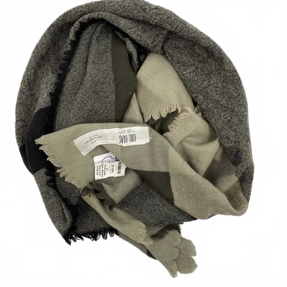 Bill Blass Black & Gray Wool Wrap | One Size Outdoor Shawl/Wrap